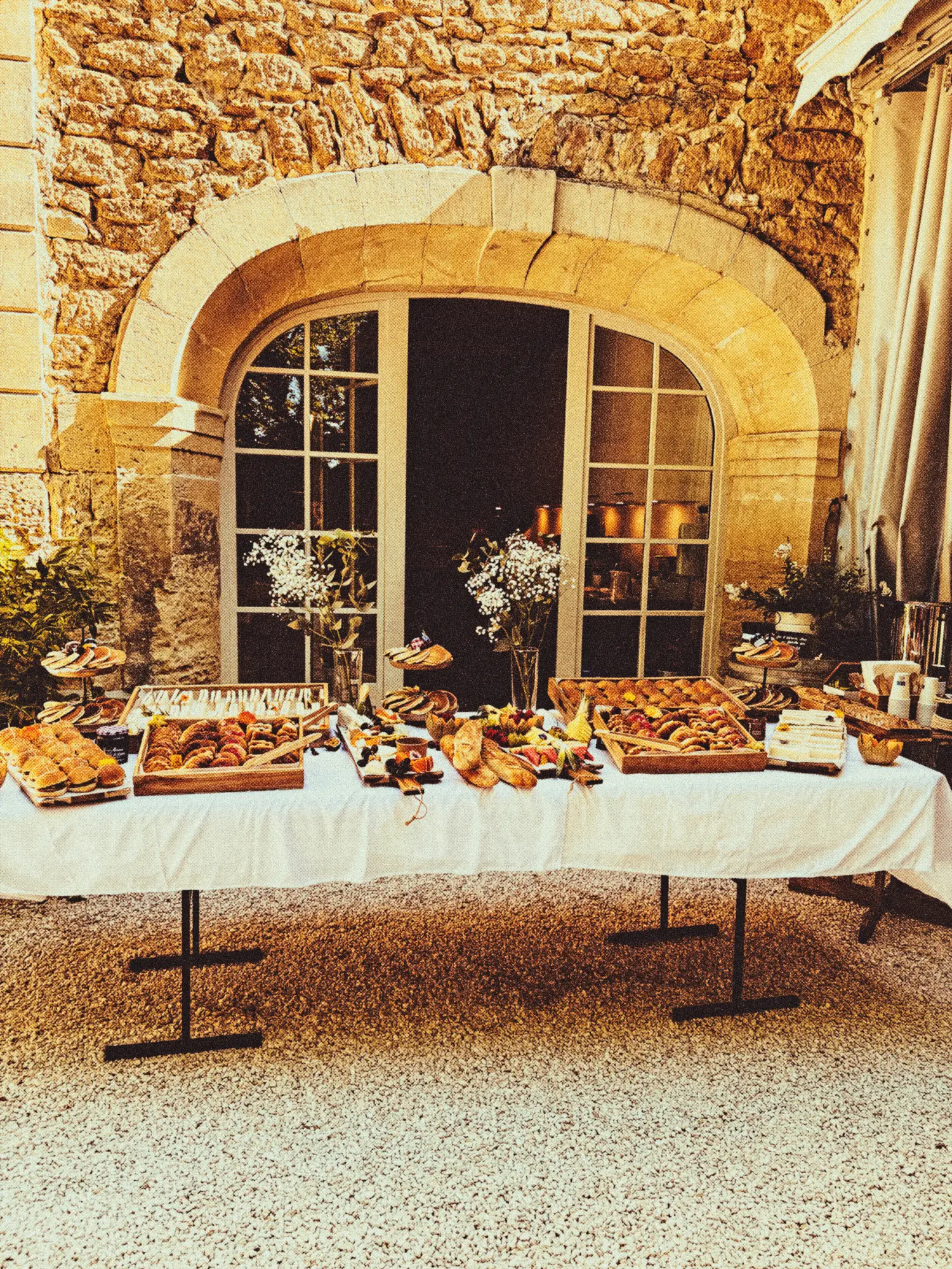 Gusti, traiteur à Tournon, valence grazzing table, événementiel, pro mariage, entreprises