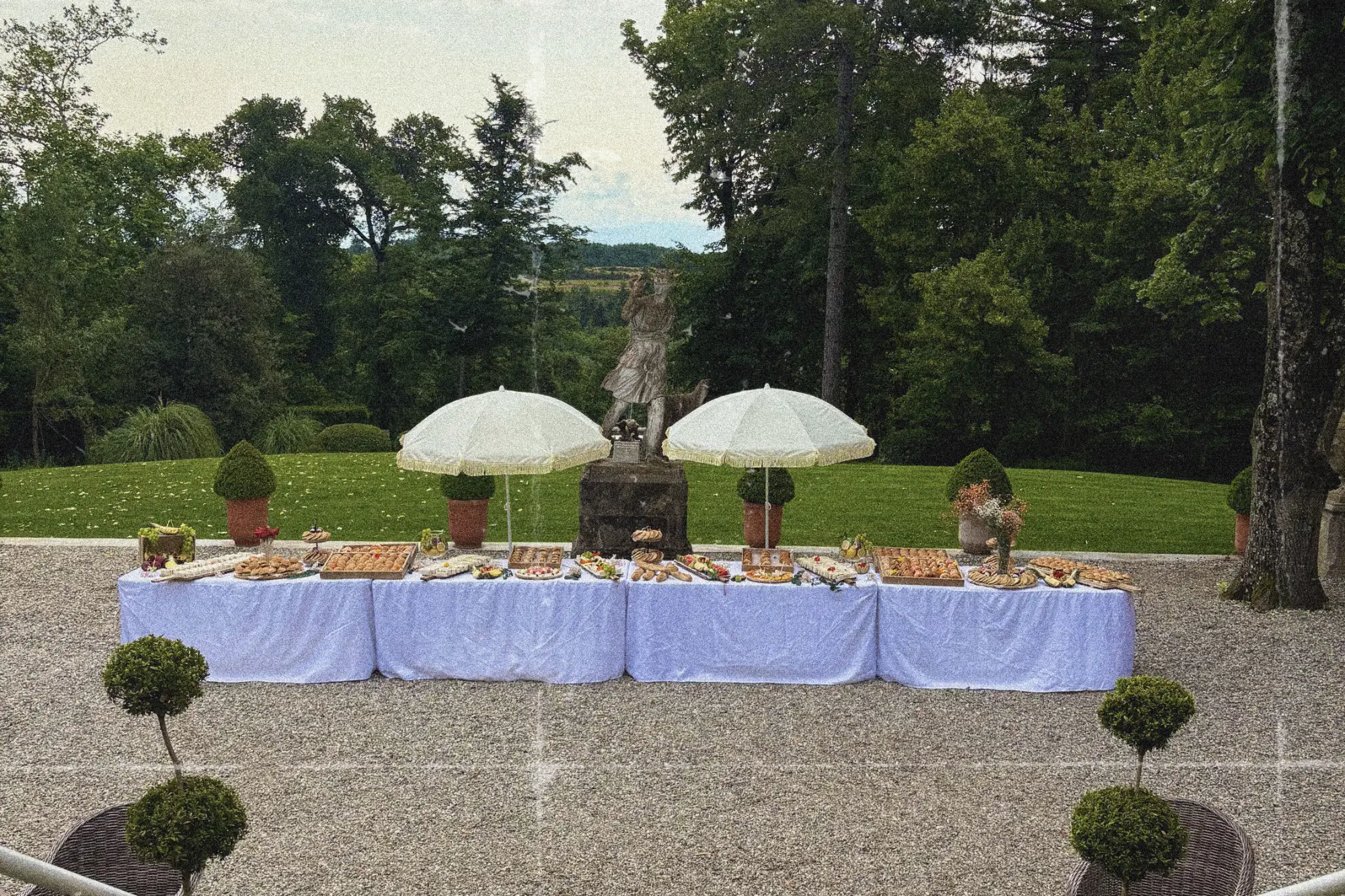Gusti, traiteur à Tournon, valence grazzing table, événementiel, pro mariage, entreprises